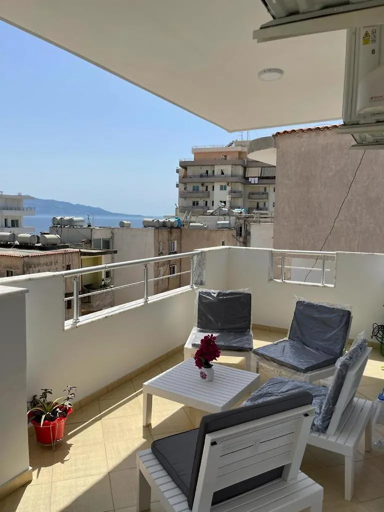 Near By The Sea Apartment ساراندا