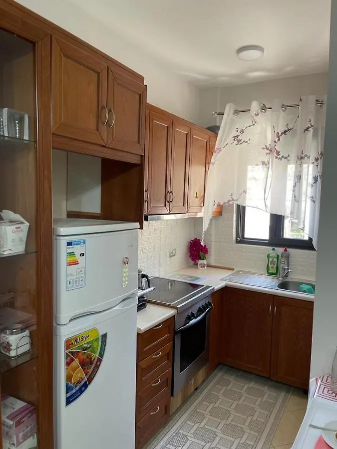 Near By The Sea Apartment ساراندا